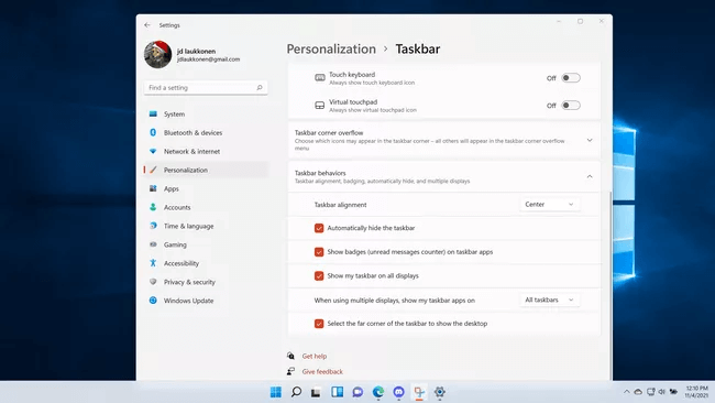 Hide the Taskbar in Windows 11