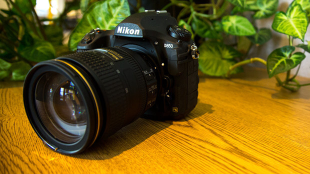 Nikon camera memory card data erasure